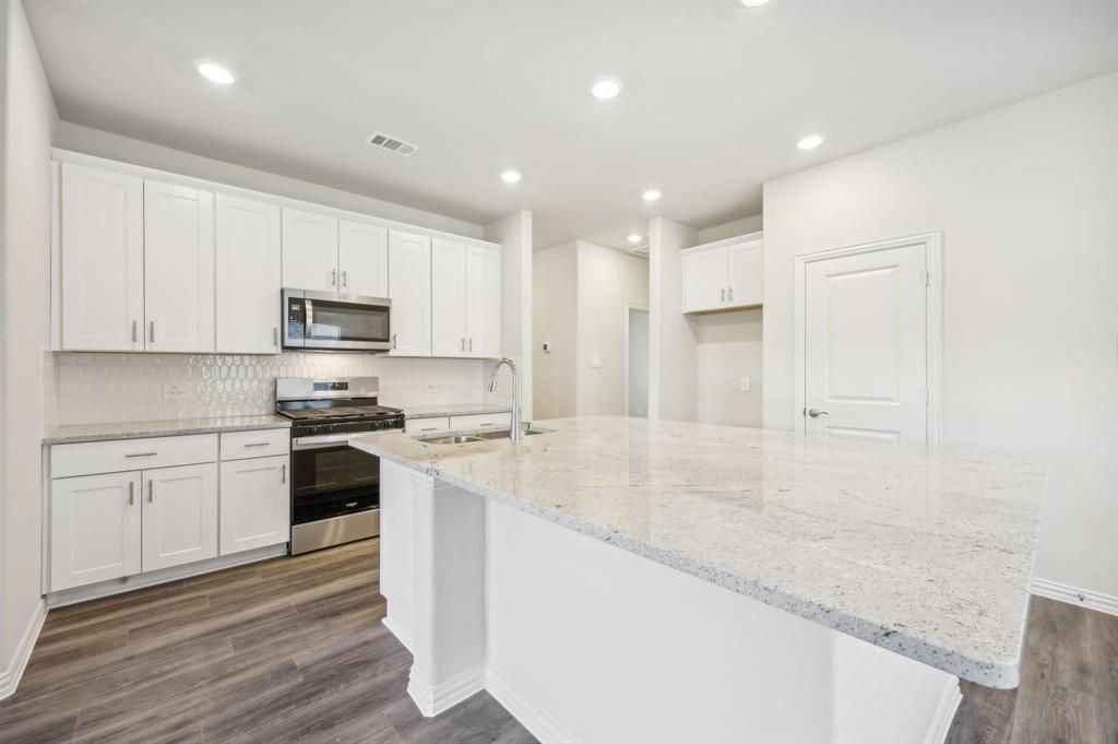 519 Ridgedale Drive McKinney, TX 75071 - Photo 7 of 26