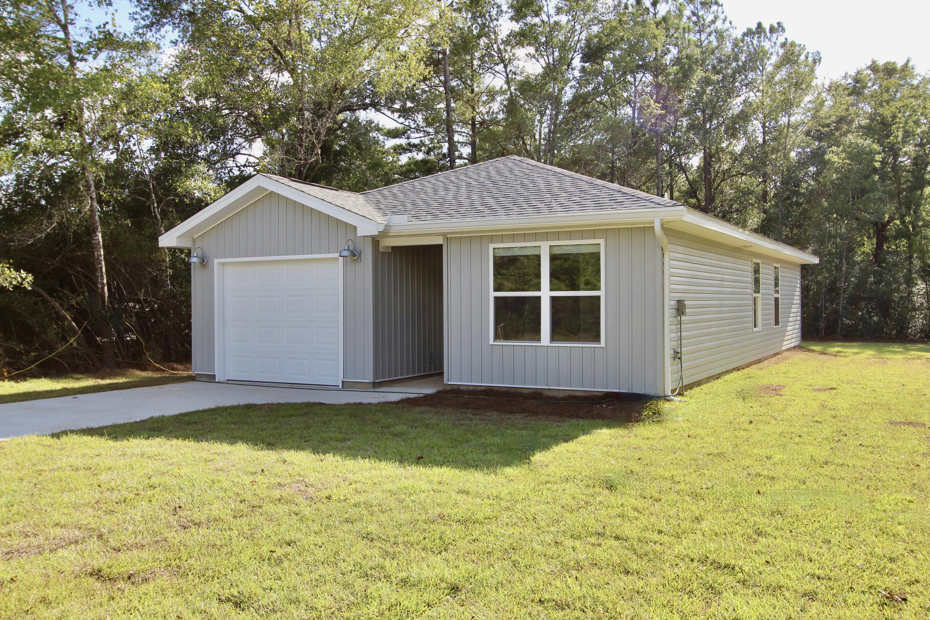 4633 Falcon Way Crestview, FL 32539 - Photo 1 of 32 front