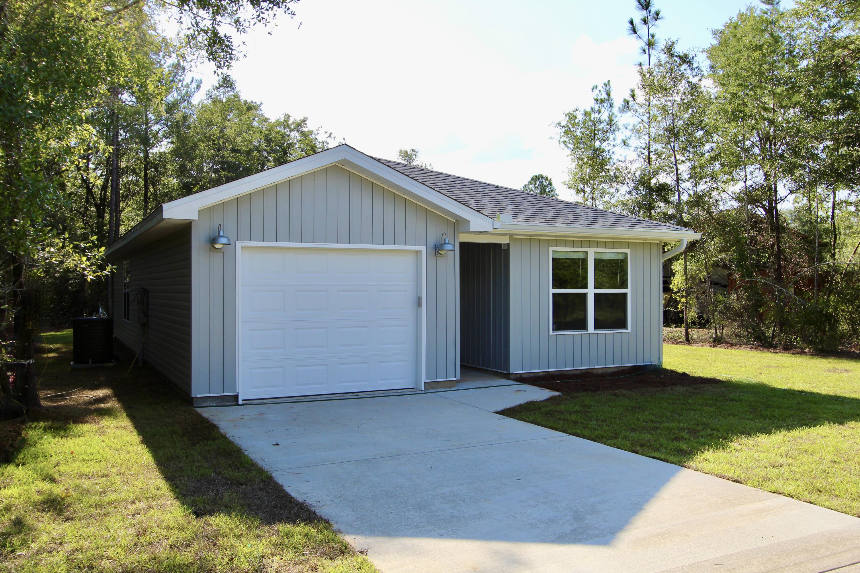 4633 Falcon Way Crestview, FL 32539 - Photo 3 of 32 15539890-19F8-4AC4-BB60-938948708288_1_2