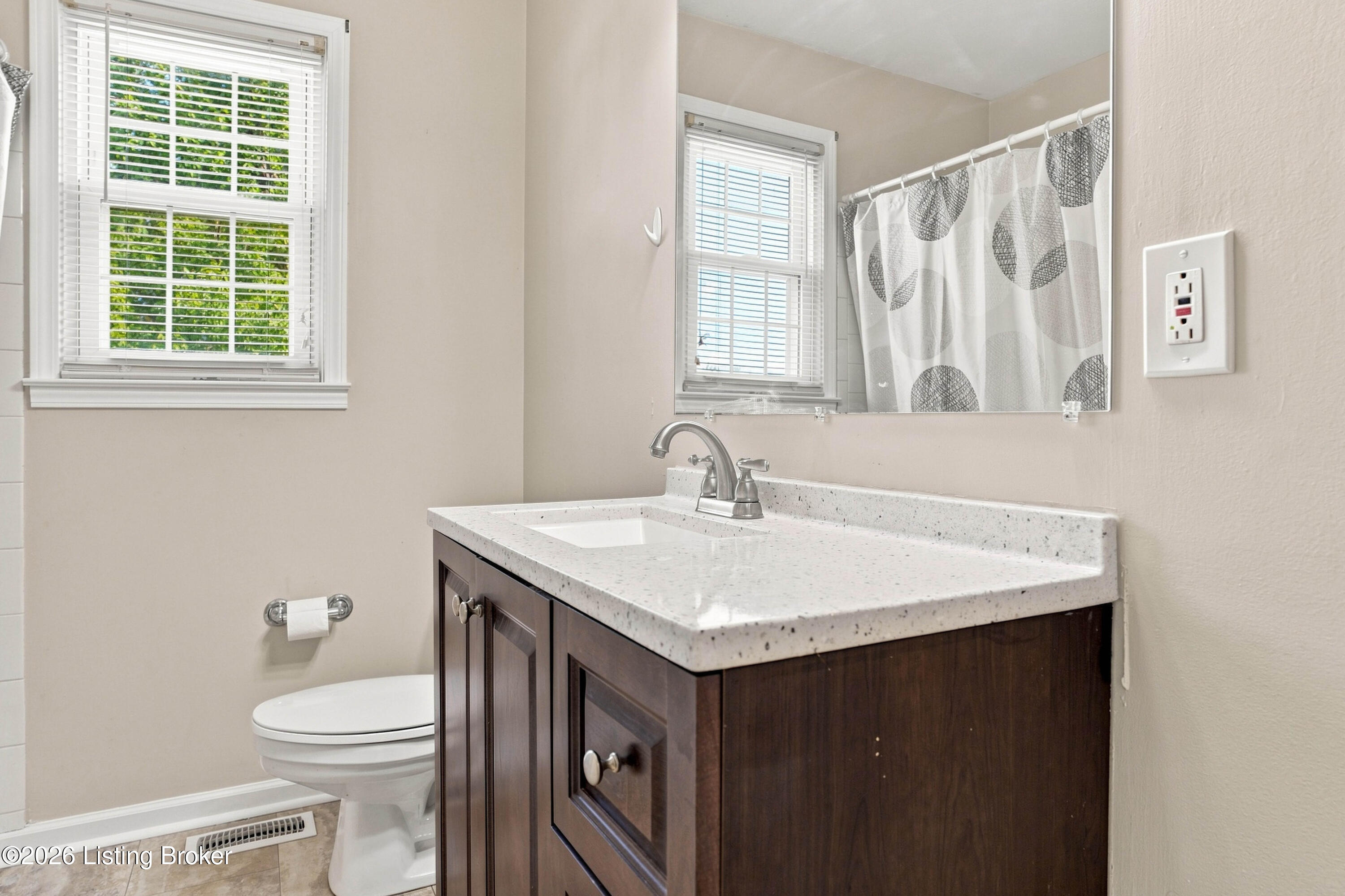 220 Rolling Ridge Way Simpsonville, KY 40067 - Photo 36 of 48 Full Bathroom Upstairs