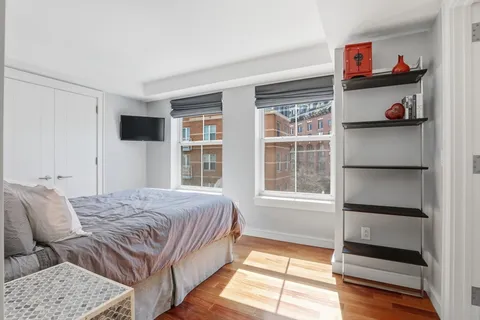 $2,150,000 | 2 Battery Wharf, Unit 2302, Boston, MA 02109