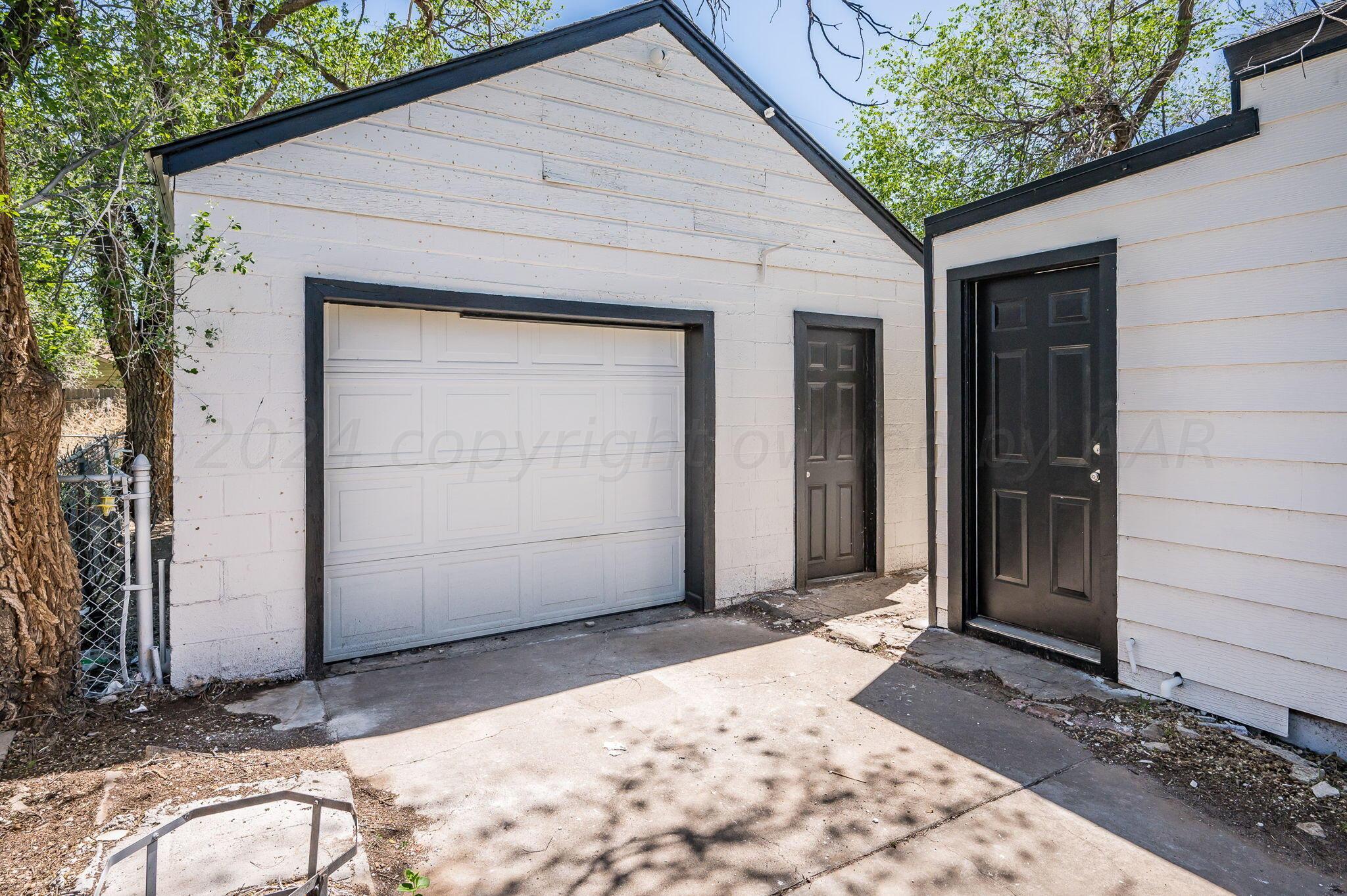 4013 South Jackson Street Amarillo, TX 79110 - Photo 18 of 18 a backyard of a house