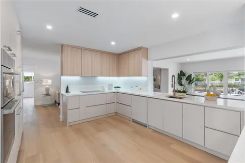 $2,740,000 | 3341 Northeast 38th Street, Fort Lauderdale, FL 33308