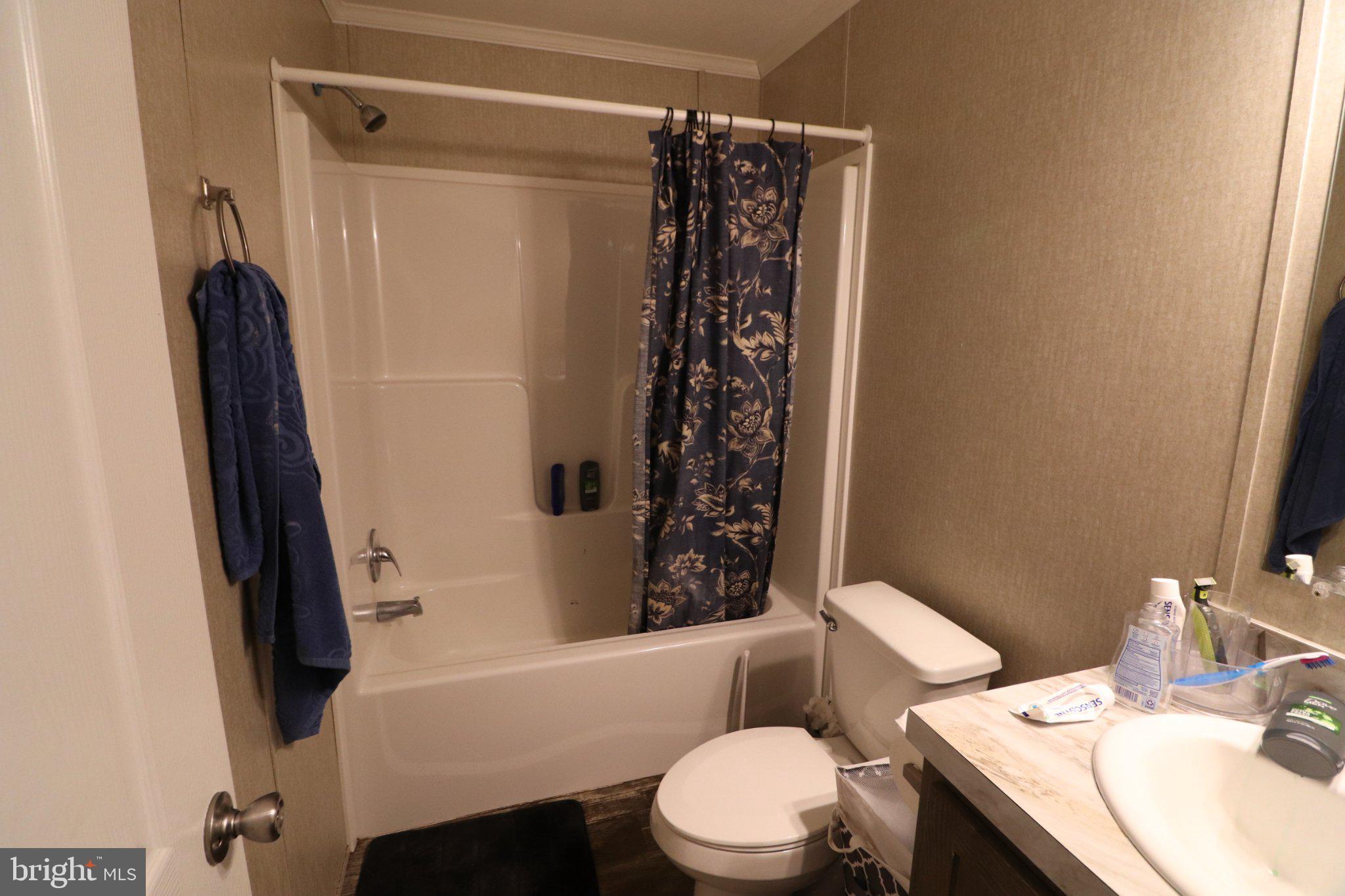 200 Fawn Valley Road Stroudsburg, PA 18360 - Photo 18 of 33 Cozy bathroom with modern fixtures.