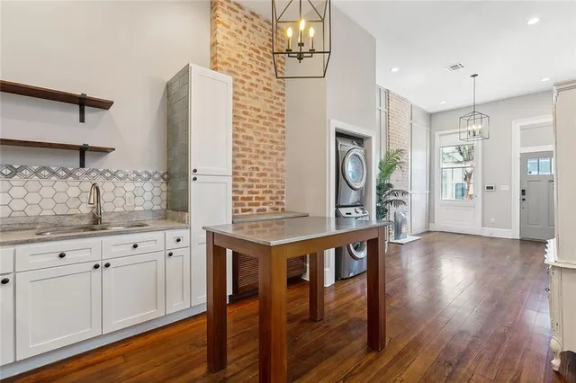 $1,700 | 2227 Iberville Street, New Orleans, LA 70119