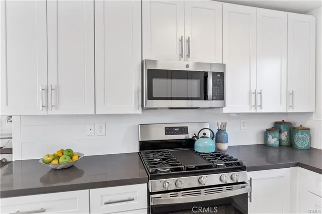 $749,000 | 2214 West Wardlow Road, Long Beach, CA 90810