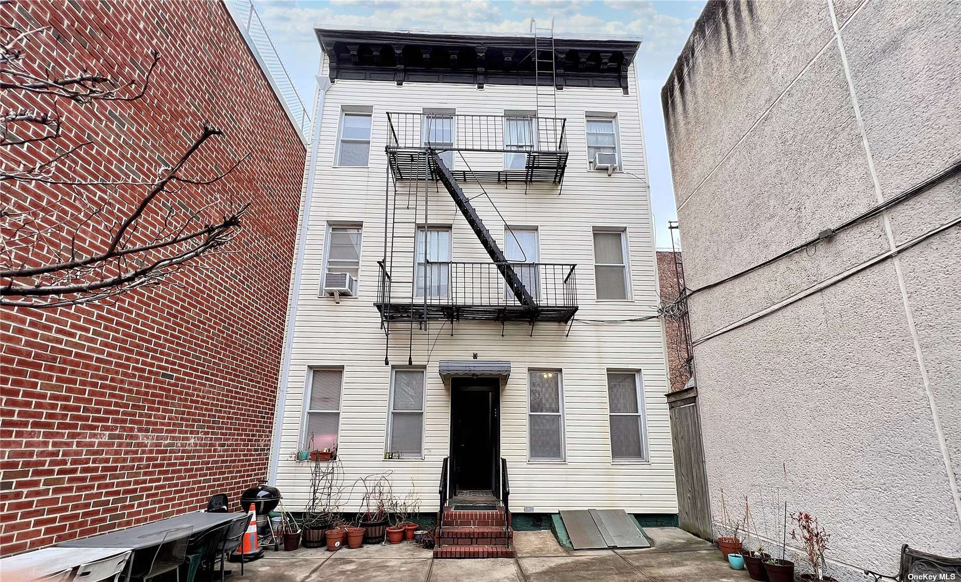 127 North 4th Street Brooklyn, NY 11249 - Photo 2 of 11