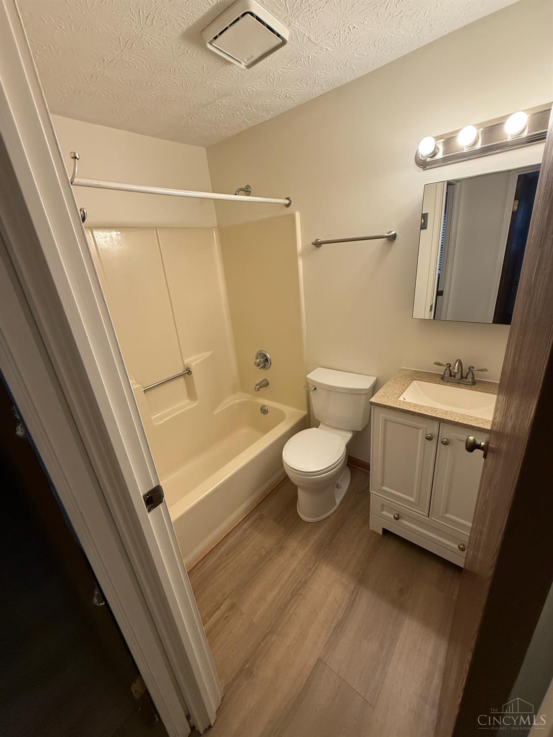 6485 Cheviot Road, Unit 3 Cincinnati, OH 45247 - Photo 9 of 12 Gallery Image 9