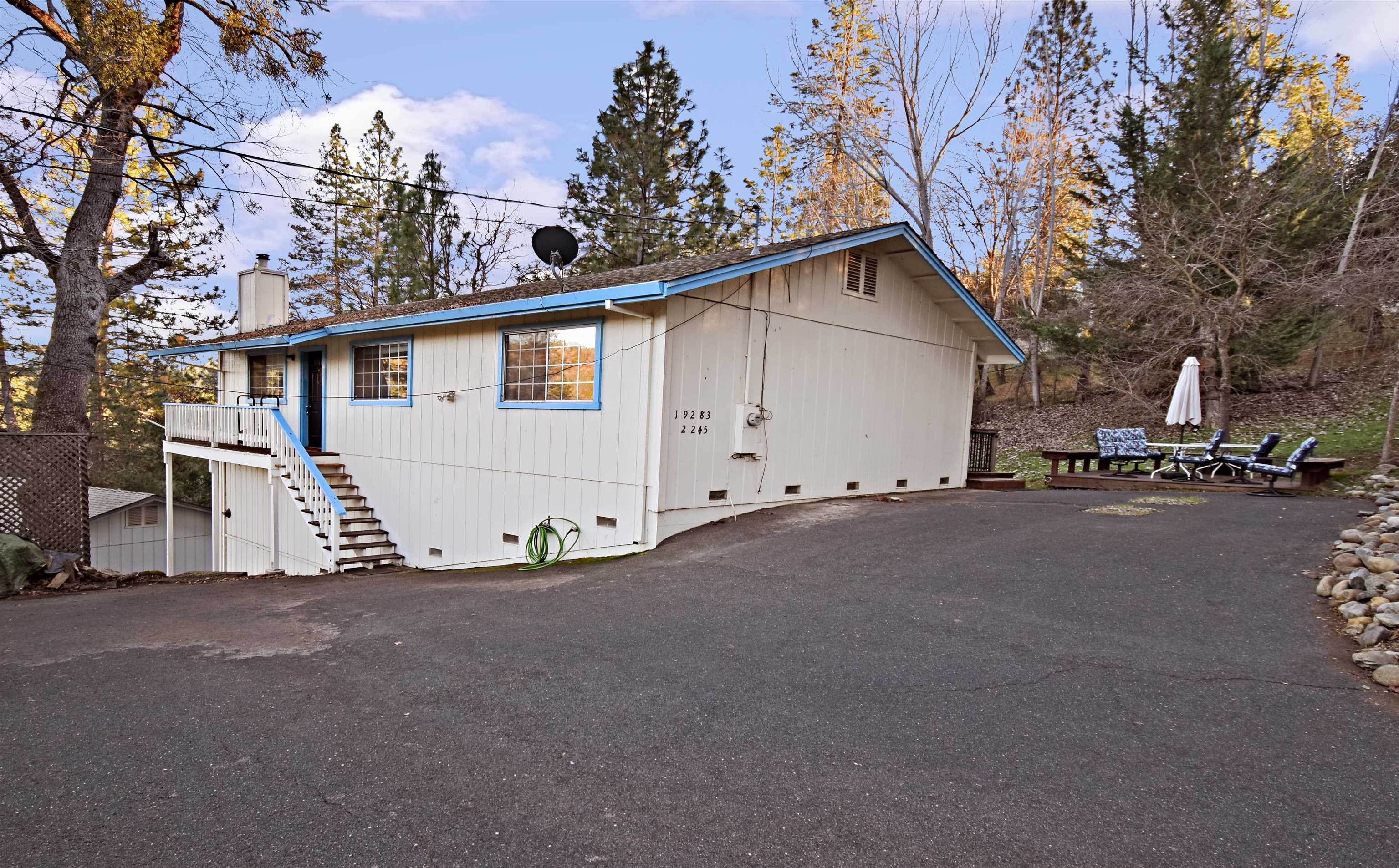 19283 James Circle Groveland, CA 95321 - Photo 2 of 40 a view of a house with a street