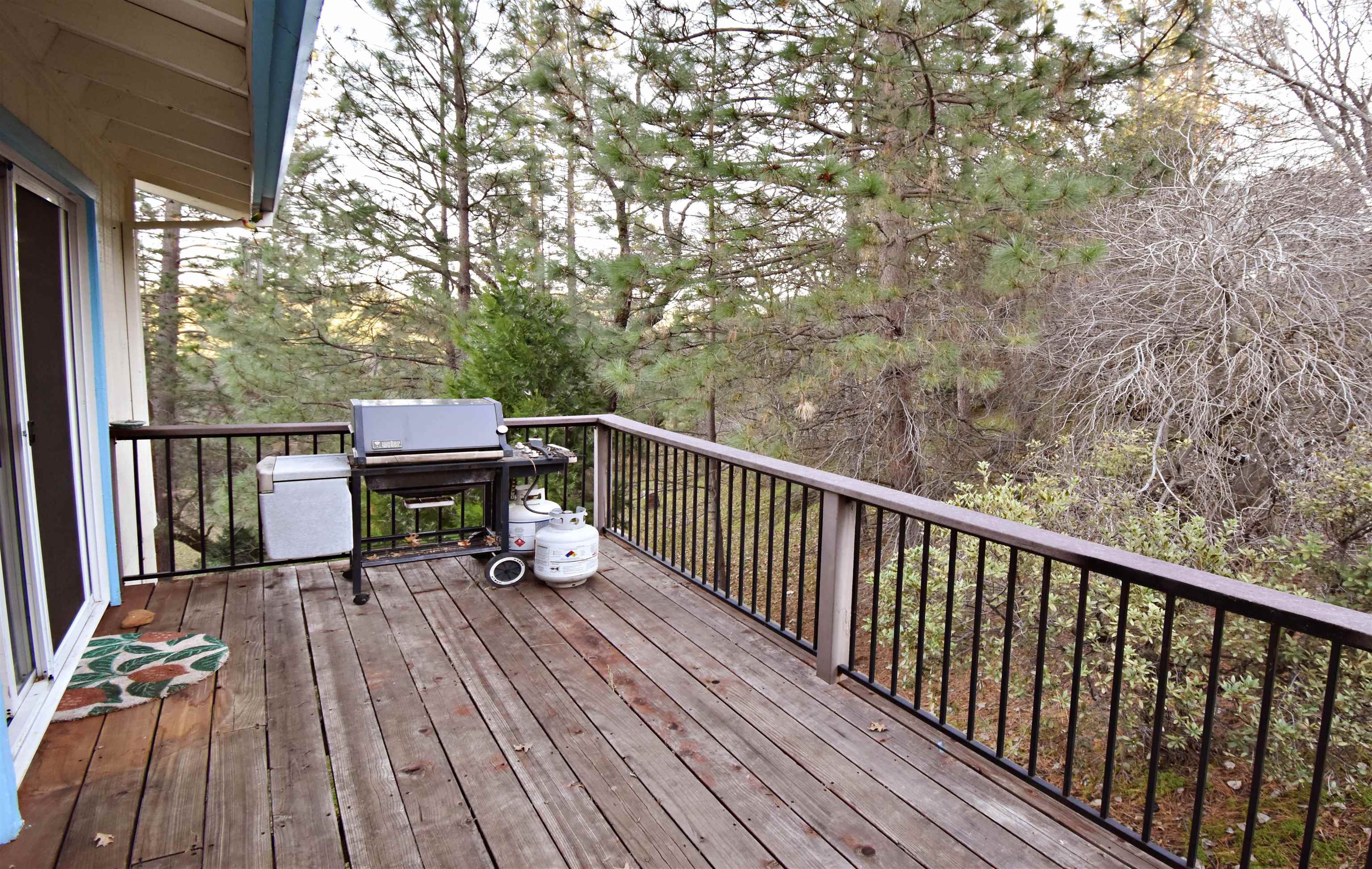 19283 James Circle Groveland, CA 95321 - Photo 32 of 40 a view of balcony with wooden floor and seating space
