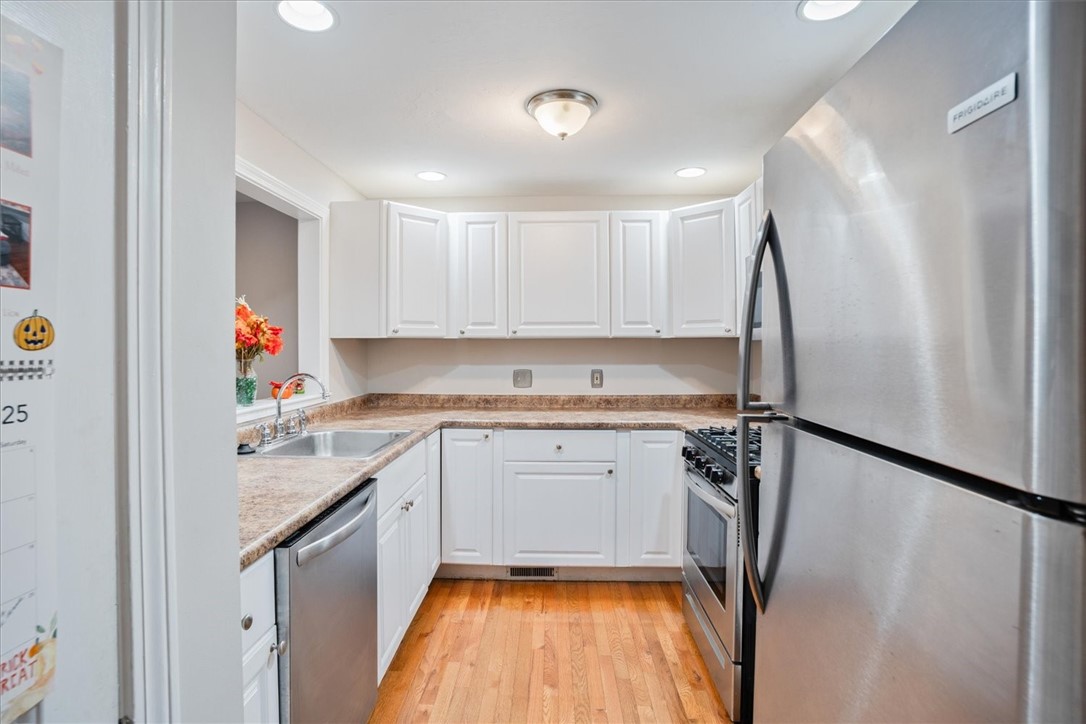 154 Bear Hill Road, Unit 405 Cumberland, RI 02864 - Photo 9 of 40