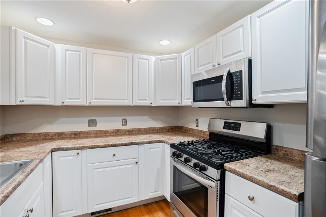 154 Bear Hill Road, Unit 405 Cumberland, RI 02864 - Photo 10 of 40