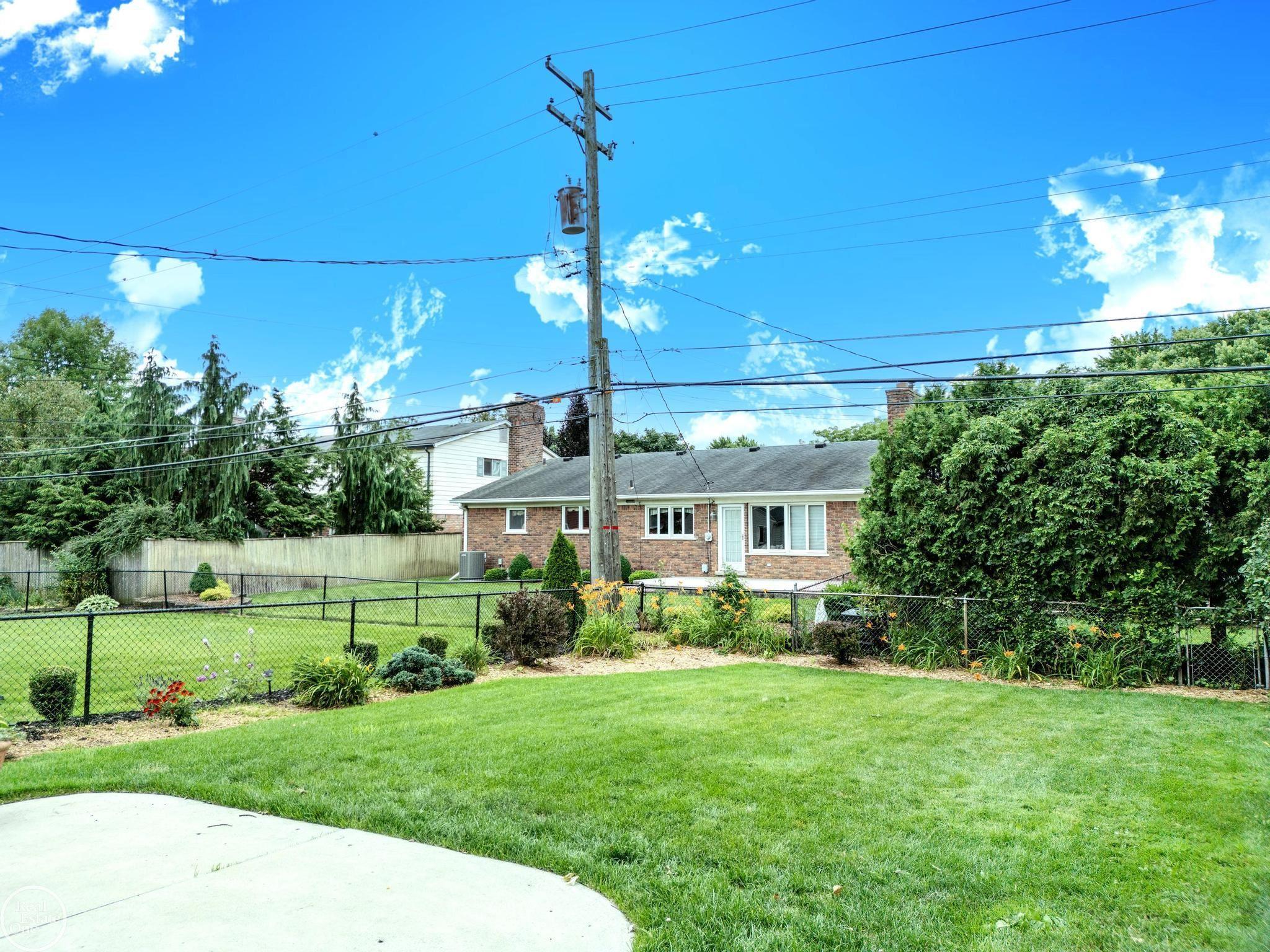 951 Hampton Road Grosse Pointe Woods, MI 48236 - Photo 67 of 85