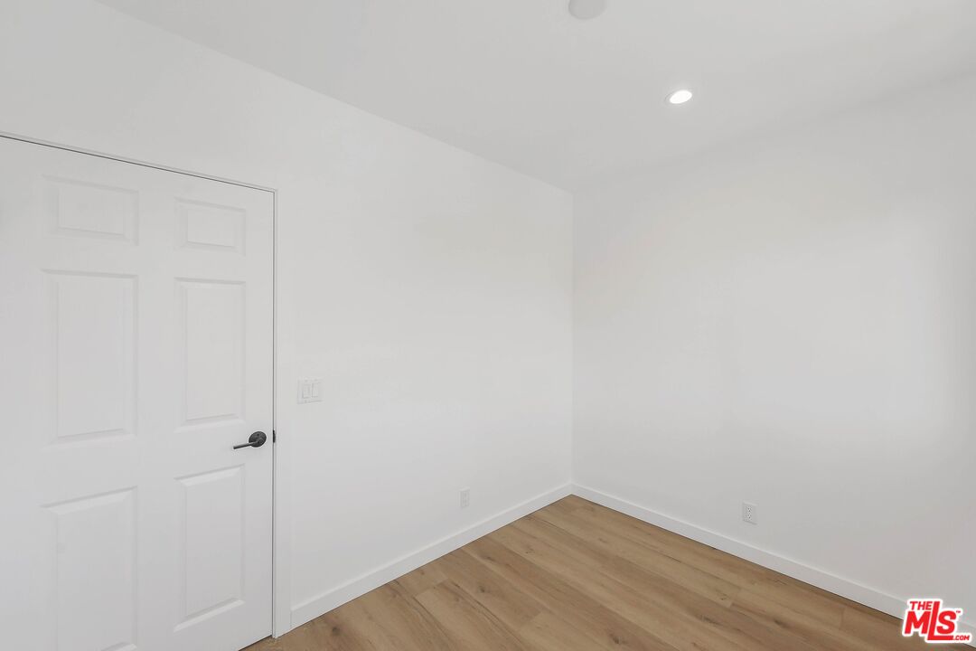 510 East Palmer Avenue Glendale, CA 91205 - Photo 16 of 26 a view of an empty room