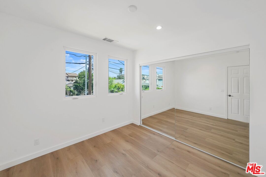 510 East Palmer Avenue Glendale, CA 91205 - Photo 18 of 26 a view of an empty room with a window
