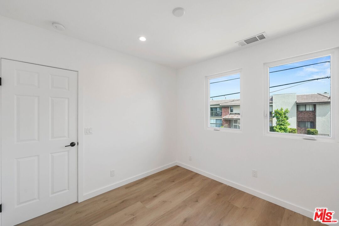 510 East Palmer Avenue Glendale, CA 91205 - Photo 19 of 26 wooden floor in an empty room