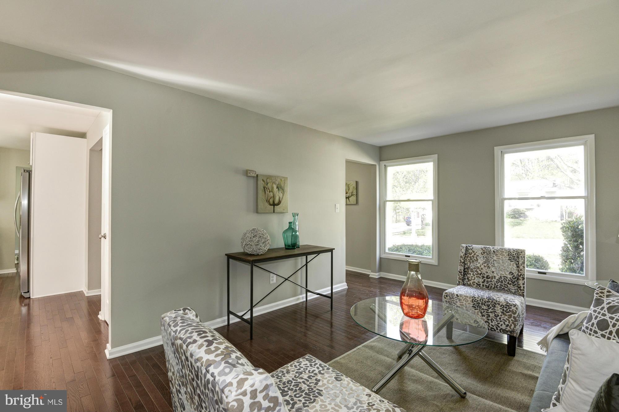 9529 Pamplona Road Columbia, MD 21045 - Photo 6 of 29 Living Room