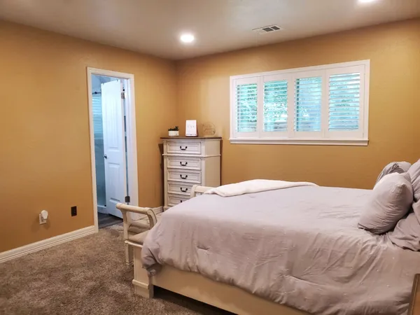 a close view of sink and tap