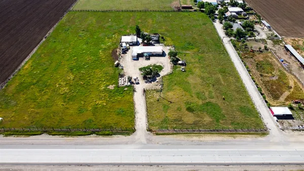 $779,000 | 23429 Highway 152, Los Banos, CA 93635
