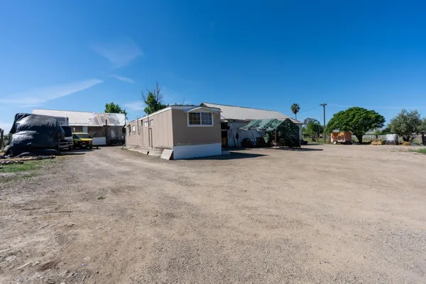$779,000 | 23429 Highway 152, Los Banos, CA 93635