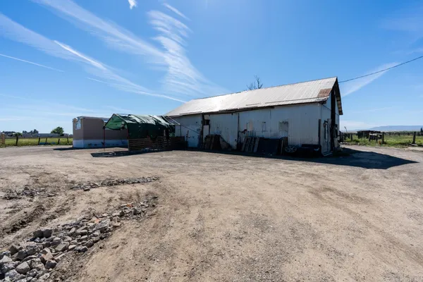 $779,000 | 23429 Highway 152, Los Banos, CA 93635