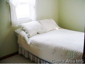 3218 Carman Avenue Springfield, IL 62703 - Photo 3 of 9 Gallery Image 3