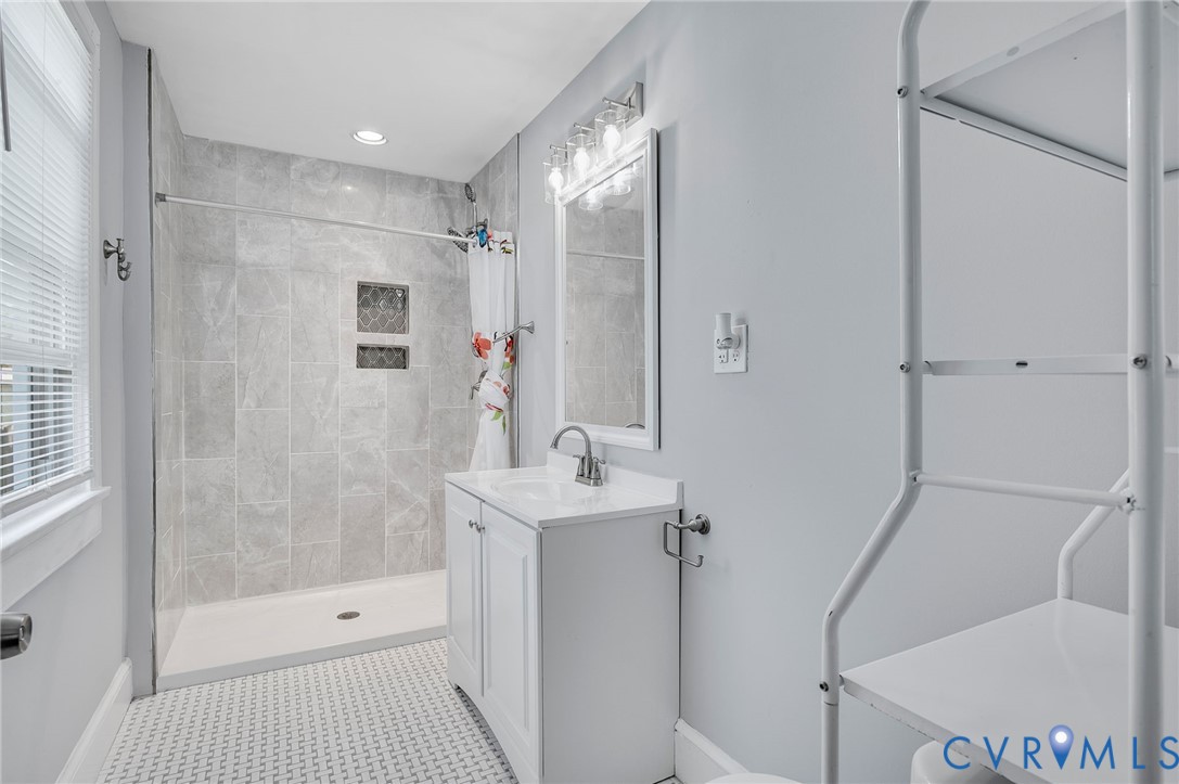 308 Maple Lane Colonial Heights, VA 23834 - Photo 12 of 16