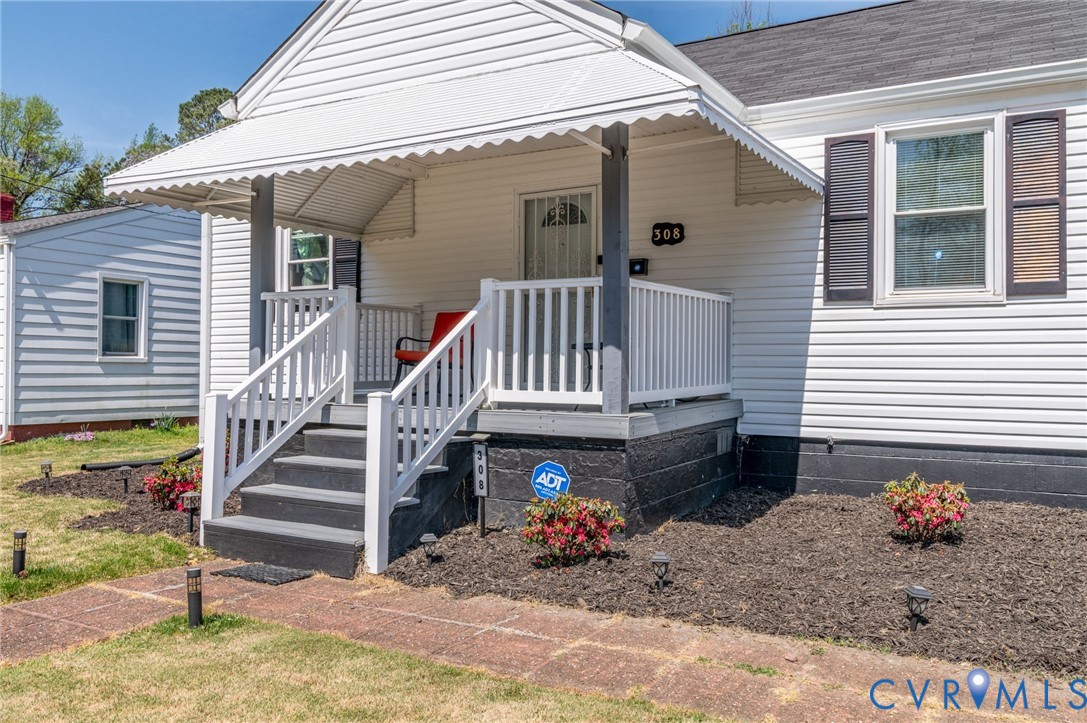 308 Maple Lane Colonial Heights, VA 23834 - Photo 3 of 16