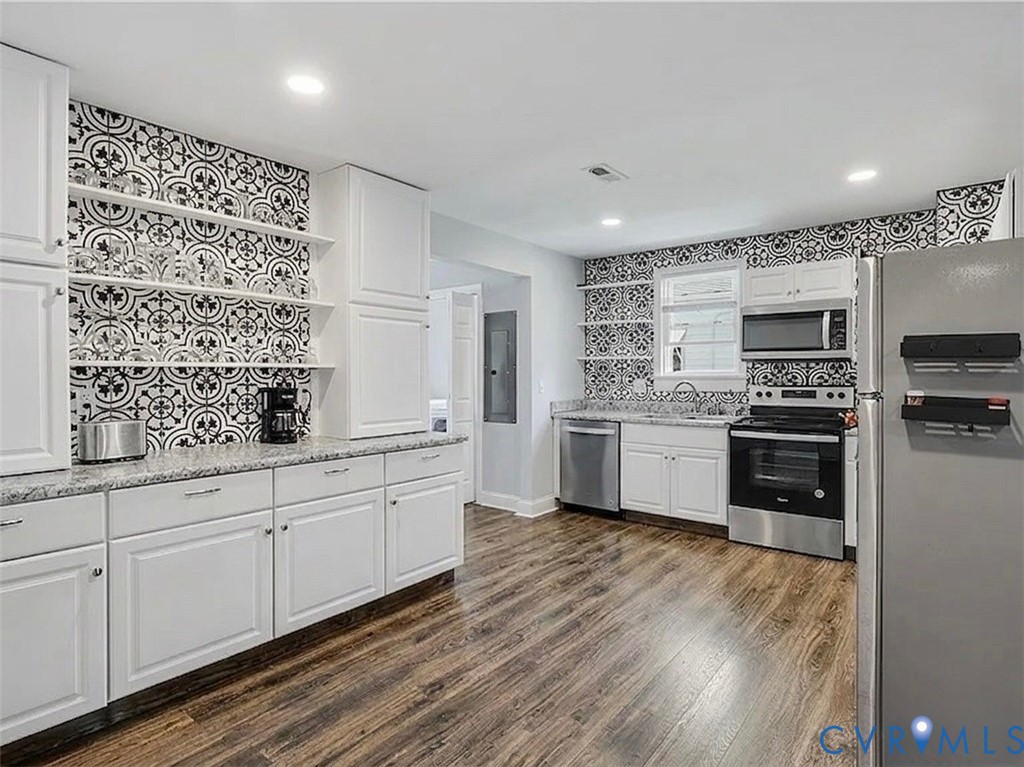 308 Maple Lane Colonial Heights, VA 23834 - Photo 7 of 16