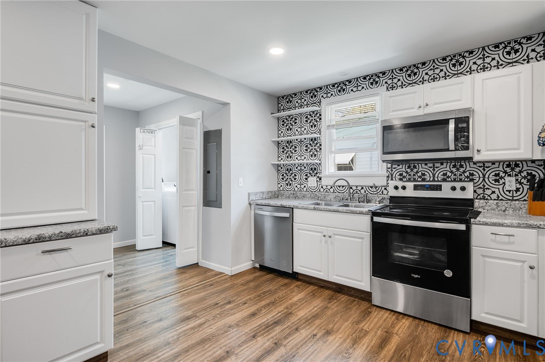 308 Maple Lane Colonial Heights, VA 23834 - Photo 8 of 16