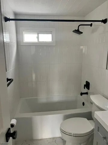 $2,700 | 170 Sargeant Avenue, Unit 2, Clifton, NJ 07013