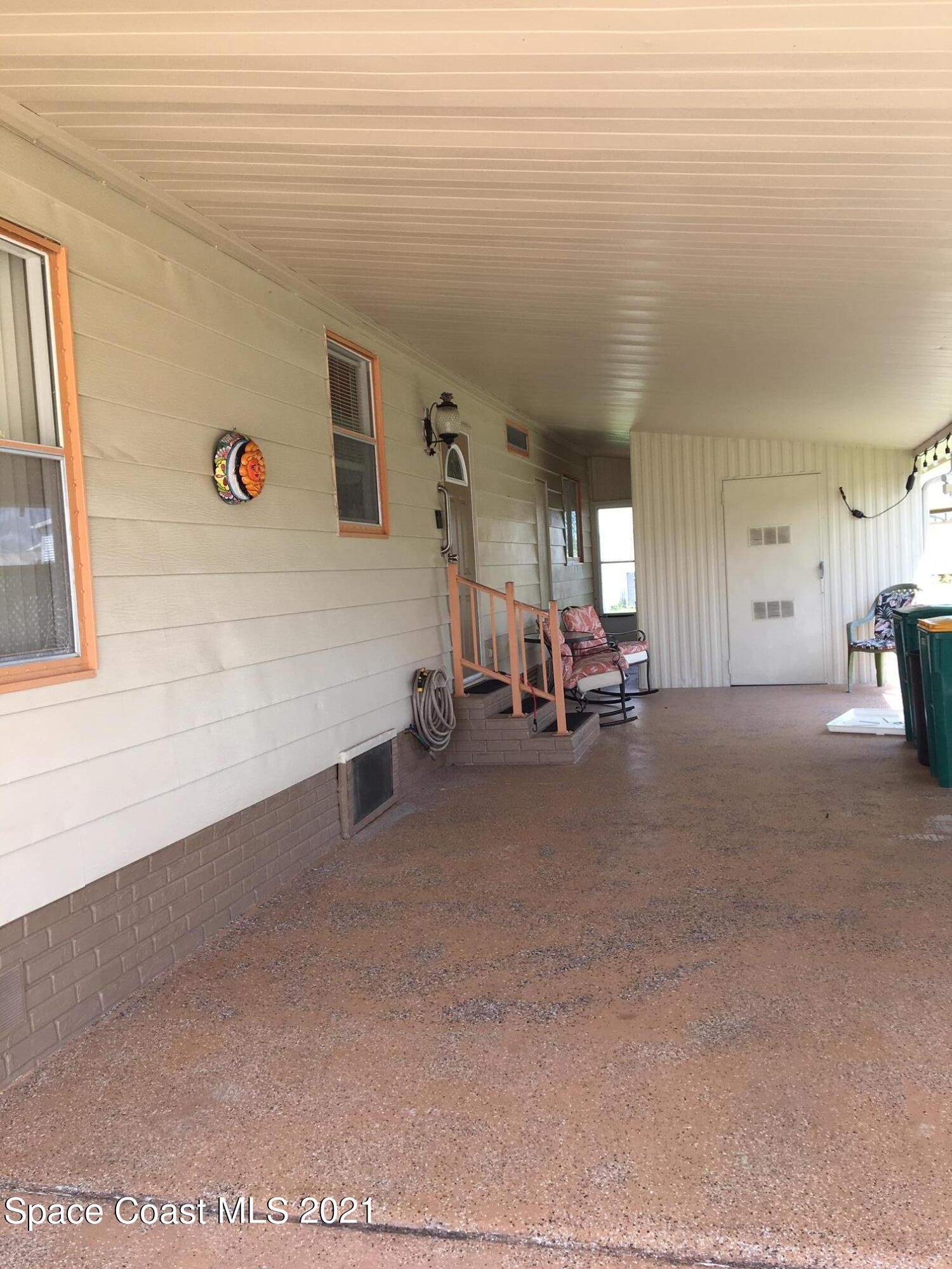 558 Ruth Circle Melbourne, FL 32904 - Photo 3 of 5 Carport