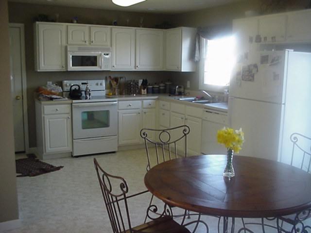 1913 Cobblestone Washington, IL 61571 - Photo 3 of 6 Gallery Image 3