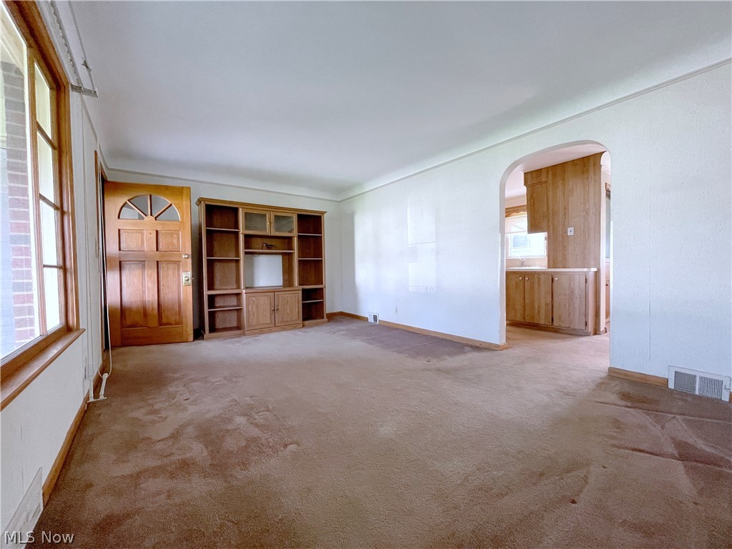 6879 Franke Road Middleburg Heights, OH 44130 - Photo 5 of 30