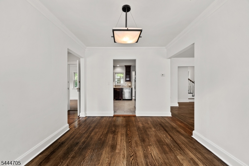 54 Chestnut Avenue Park Ridge, NJ 07656 - Photo 6 of 38 Gallery Image 6