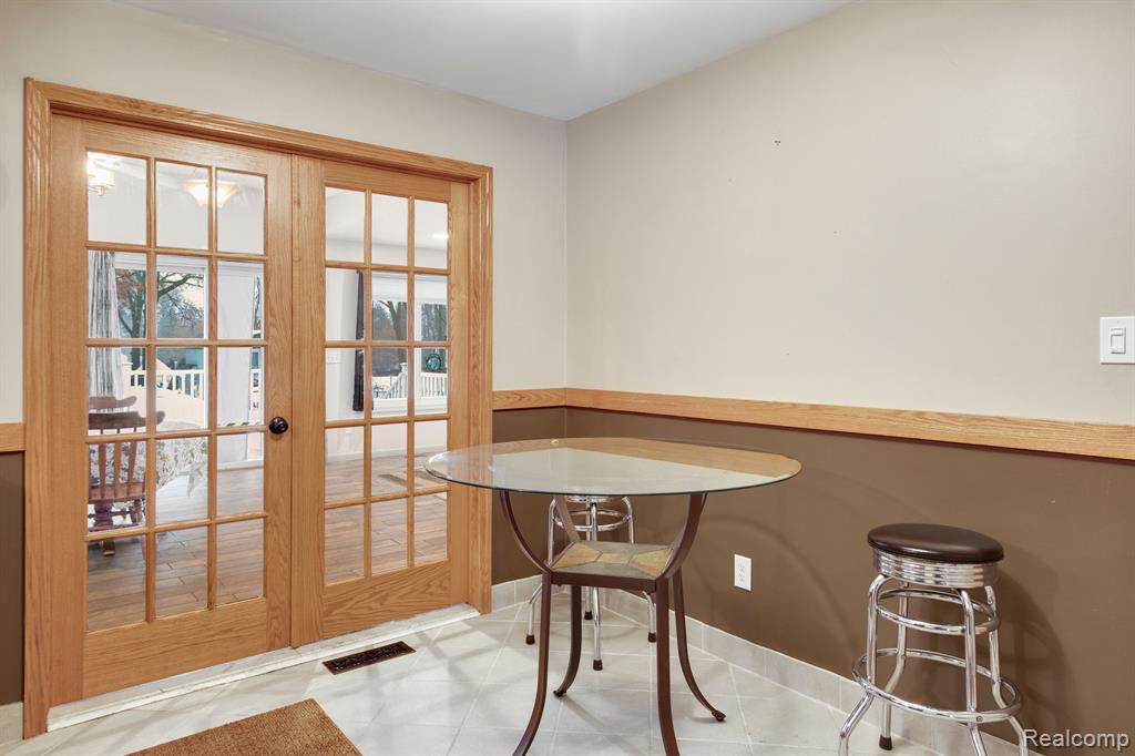 796 Collier Road Pontiac, MI 48340 - Photo 7 of 44 Gallery Image 7