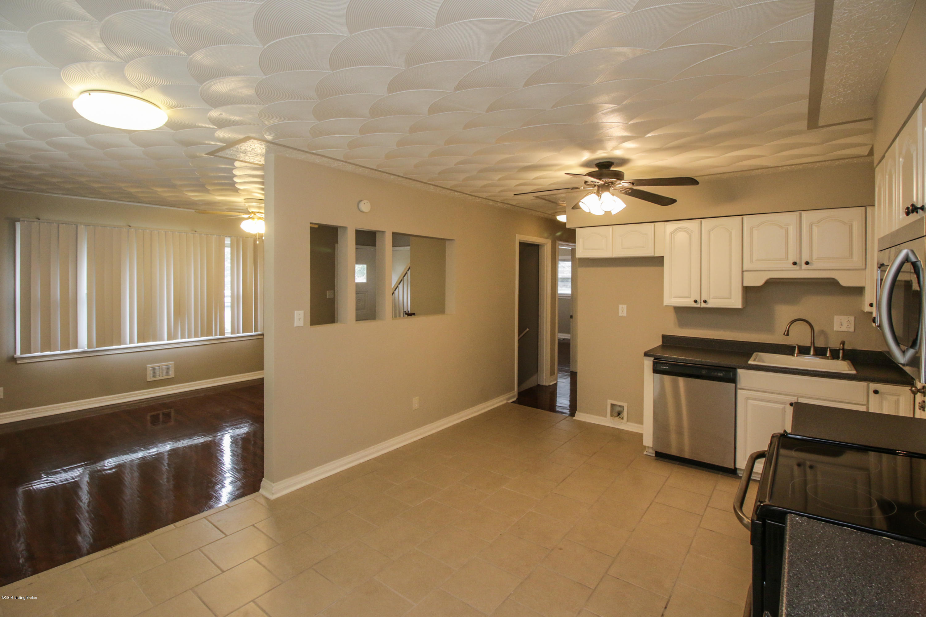 7719 Bluebonnet Road Louisville, KY 40258 - Photo 17 of 44 17