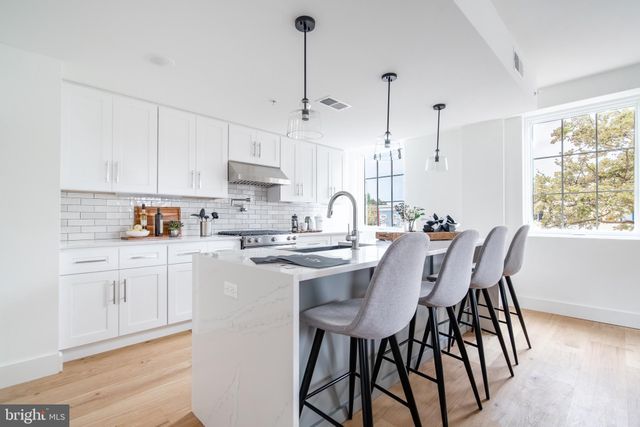 $1,214,000 | 312 South Washington Street, Unit 302, Alexandria, VA 22314