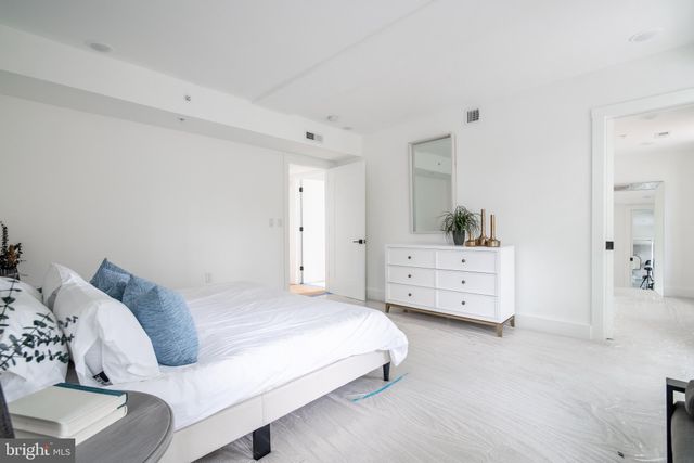 $1,214,000 | 312 South Washington Street, Unit 302, Alexandria, VA 22314