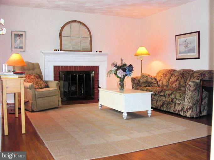 1946 Kirby Road McLean, VA 22101 - Photo 2 of 19 Living Room