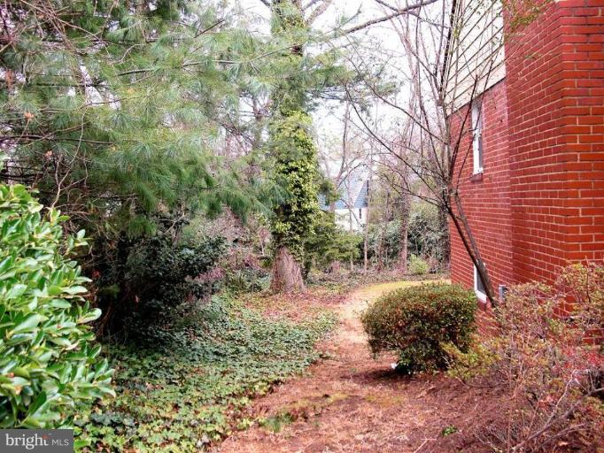 1946 Kirby Road McLean, VA 22101 - Photo 18 of 19 Exterior #2
