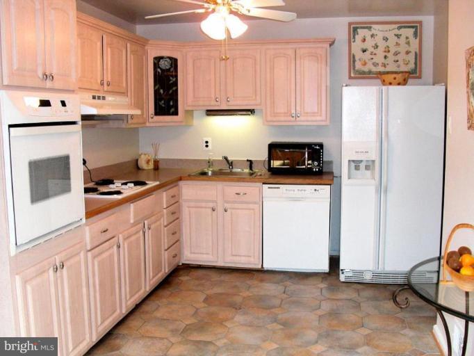 1946 Kirby Road McLean, VA 22101 - Photo 5 of 19 Kitchen