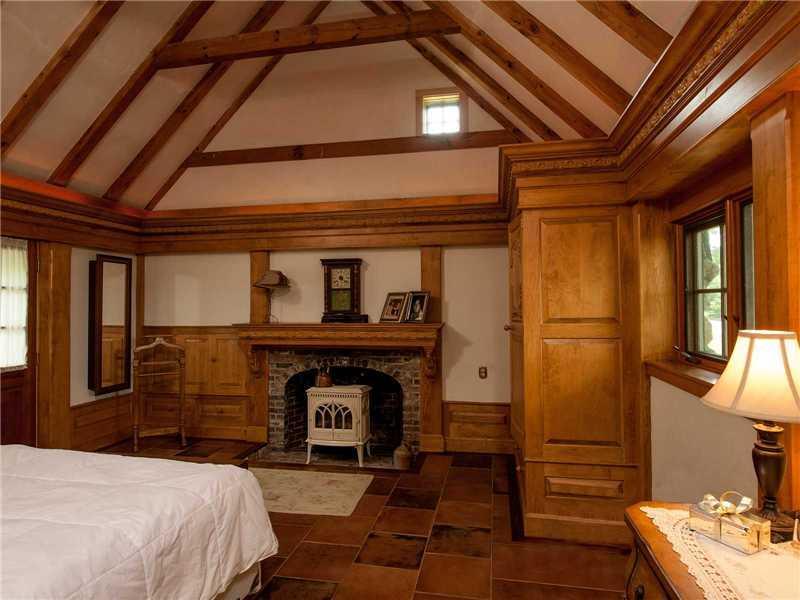 44 Tower Road Kittery Point, ME 03905 - Photo 16 of 32 Master Bedroom. The master bedroom...
