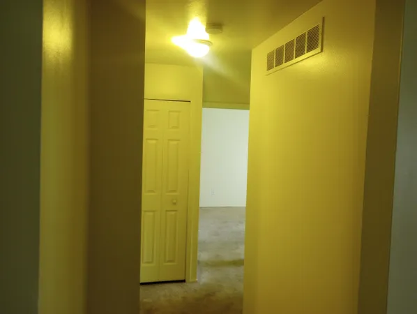 $1,400 | 19639 West 12 Mile Road, Unit 104, Southfield, MI 48076