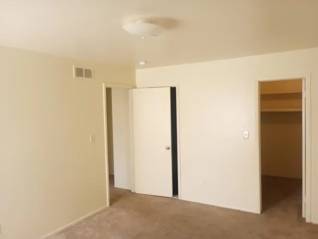 $1,400 | 19639 West 12 Mile Road, Unit 104, Southfield, MI 48076