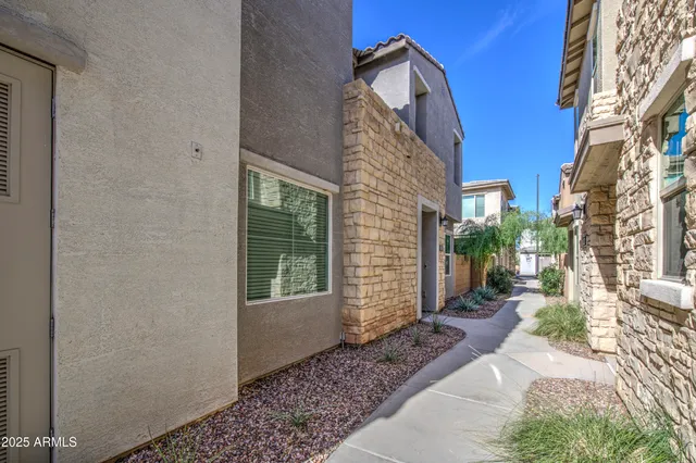 $469,900 | 736 East Rojo Way, Unit 101, Gilbert, AZ 85297
