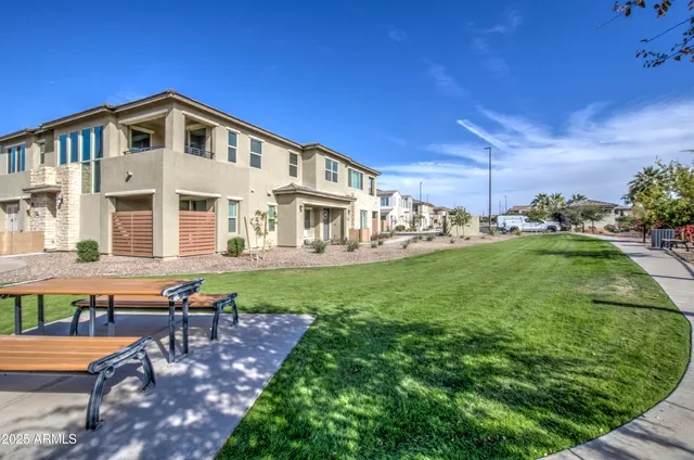 $469,900 | 736 East Rojo Way, Unit 101, Gilbert, AZ 85297