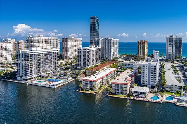 $1,999 | 2081 South Ocean Drive, Unit 308, Hallandale Beach, FL 33009