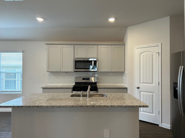 311 Darwin Place Lockhart, TX 78644 - Photo 4 of 16