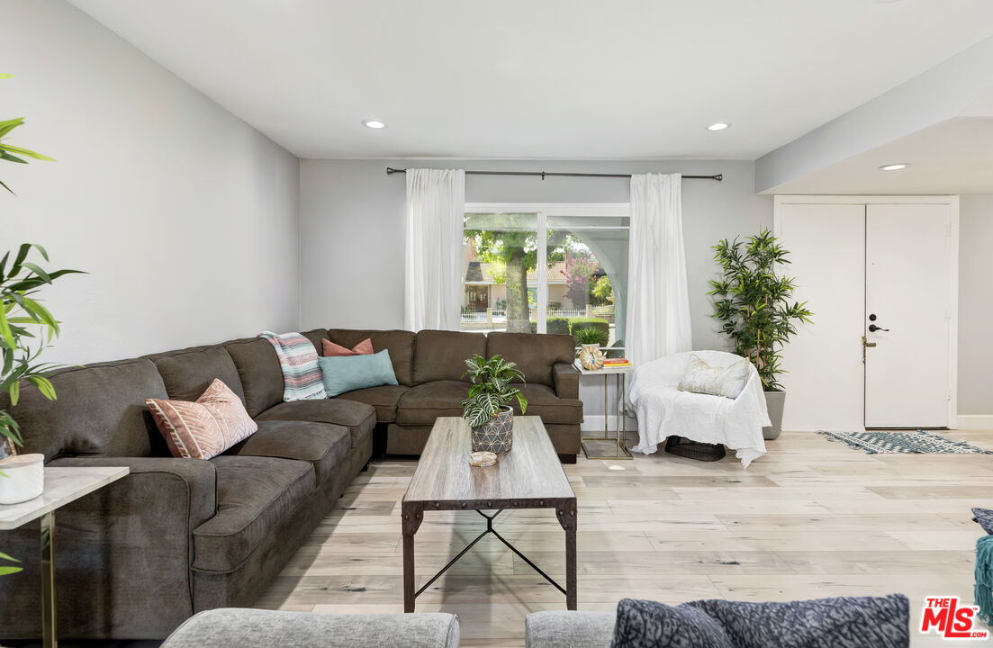 628 Royal View Street Duarte, CA 91010 - Photo 5 of 17